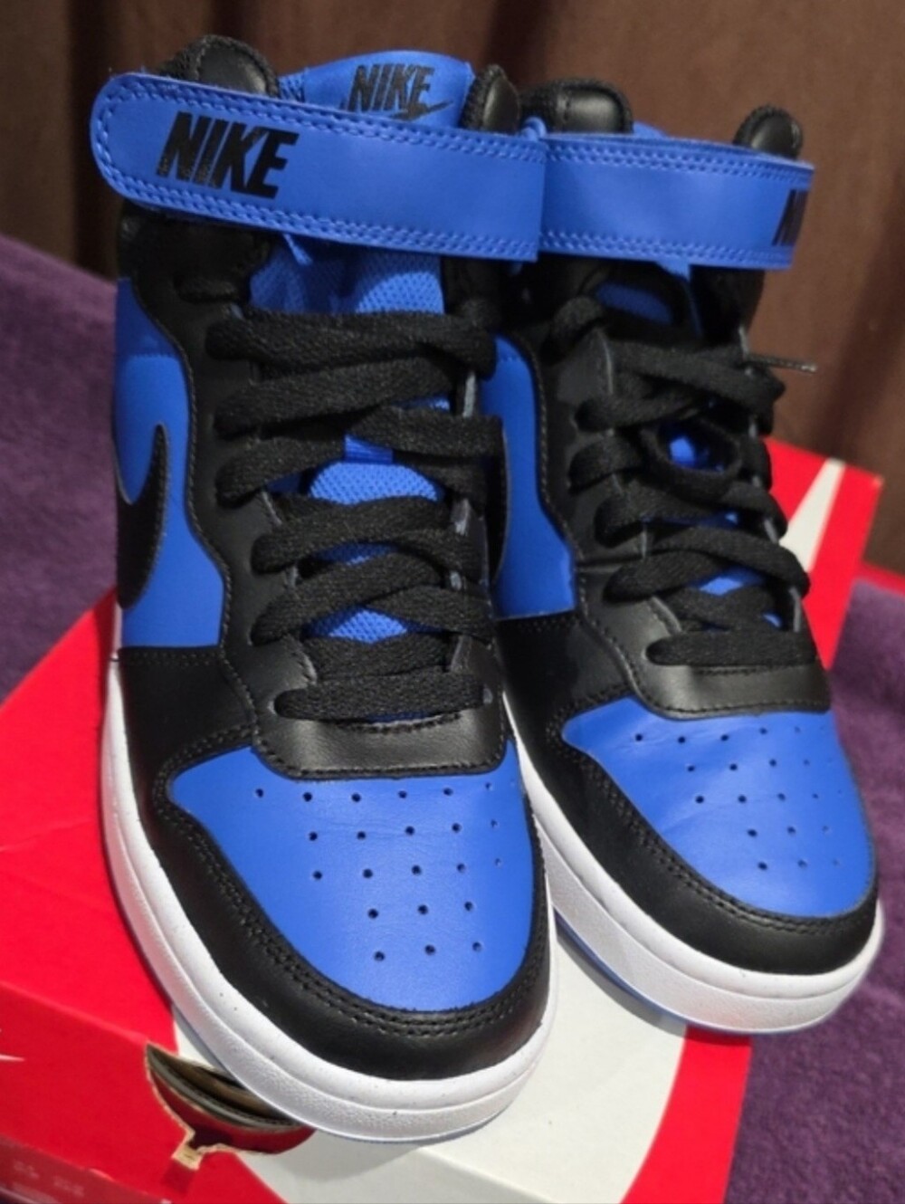 Nike Kids Or Womens Black and White Athletic Shoes